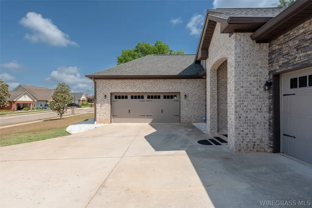 209 Southern Winds Drive Enterprise AL 36330