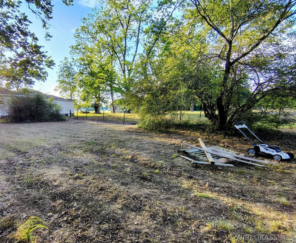 1112 W Lawrence Harris Highway Slocomb AL 36375