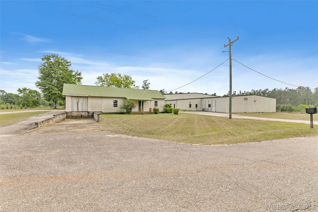 87 County Road 476 Samson AL 36477