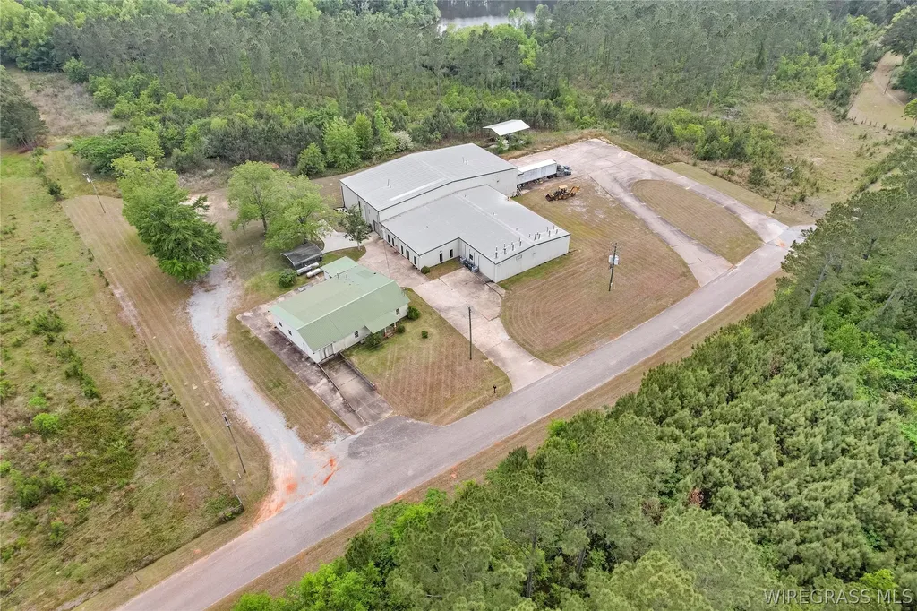 87 County Road 476 Samson AL 36477