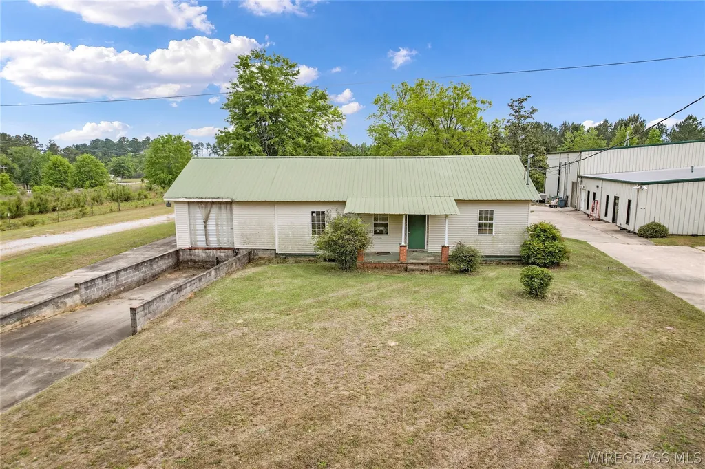 87 County Road 476 Samson AL 36477