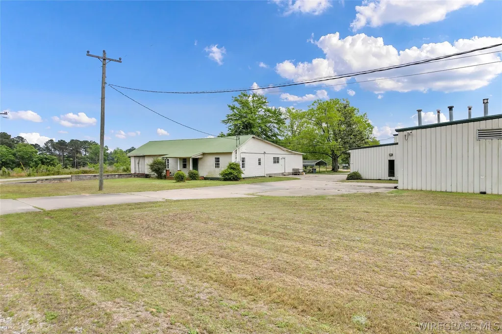 87 County Road 476 Samson AL 36477