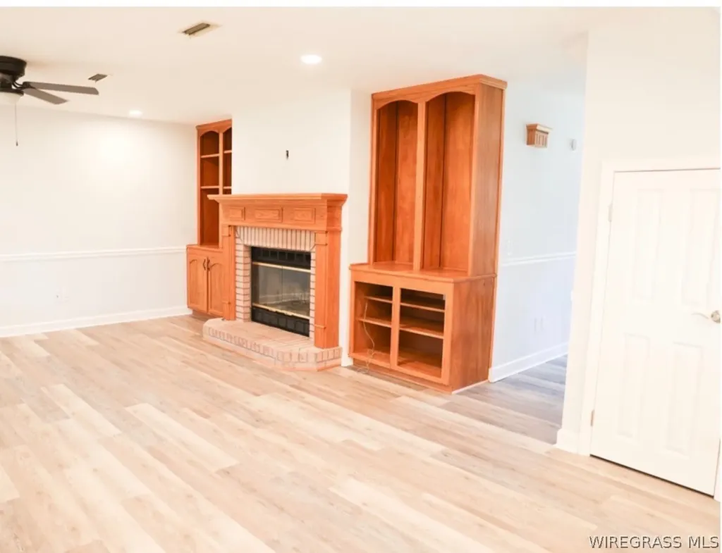 300 S Oakridge Drive Enterprise AL 36330