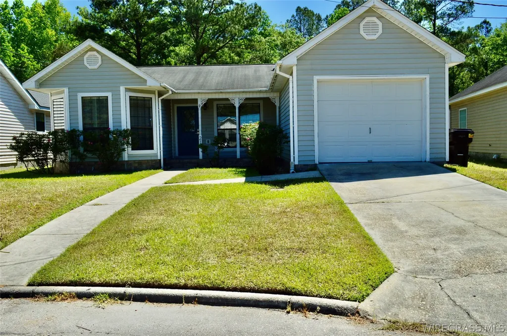 217 Riverview Drive Daleville AL 36362