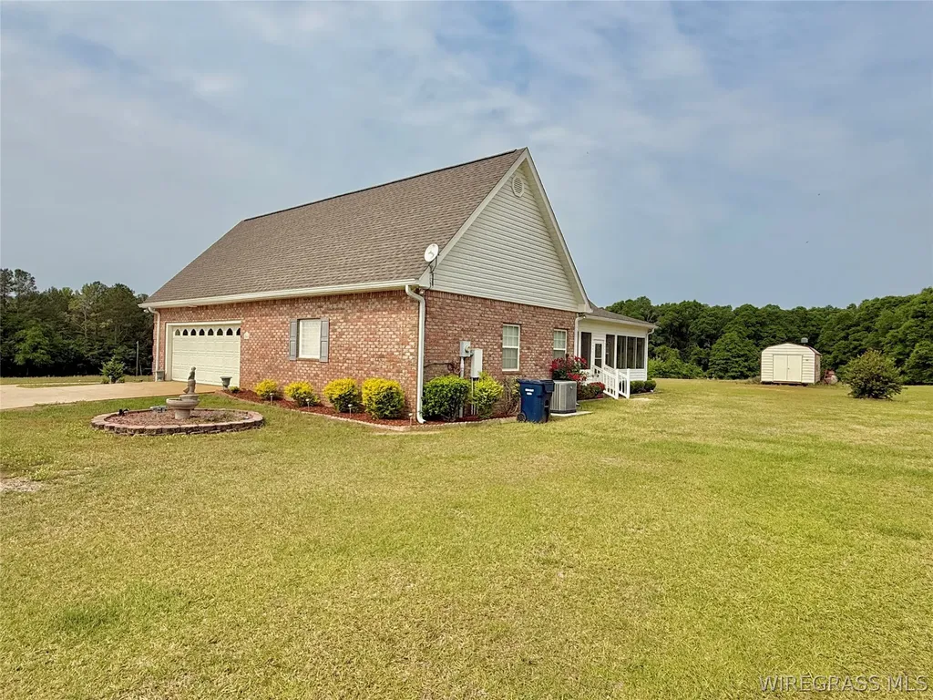 2065 County Road 6 Road Black AL 36314