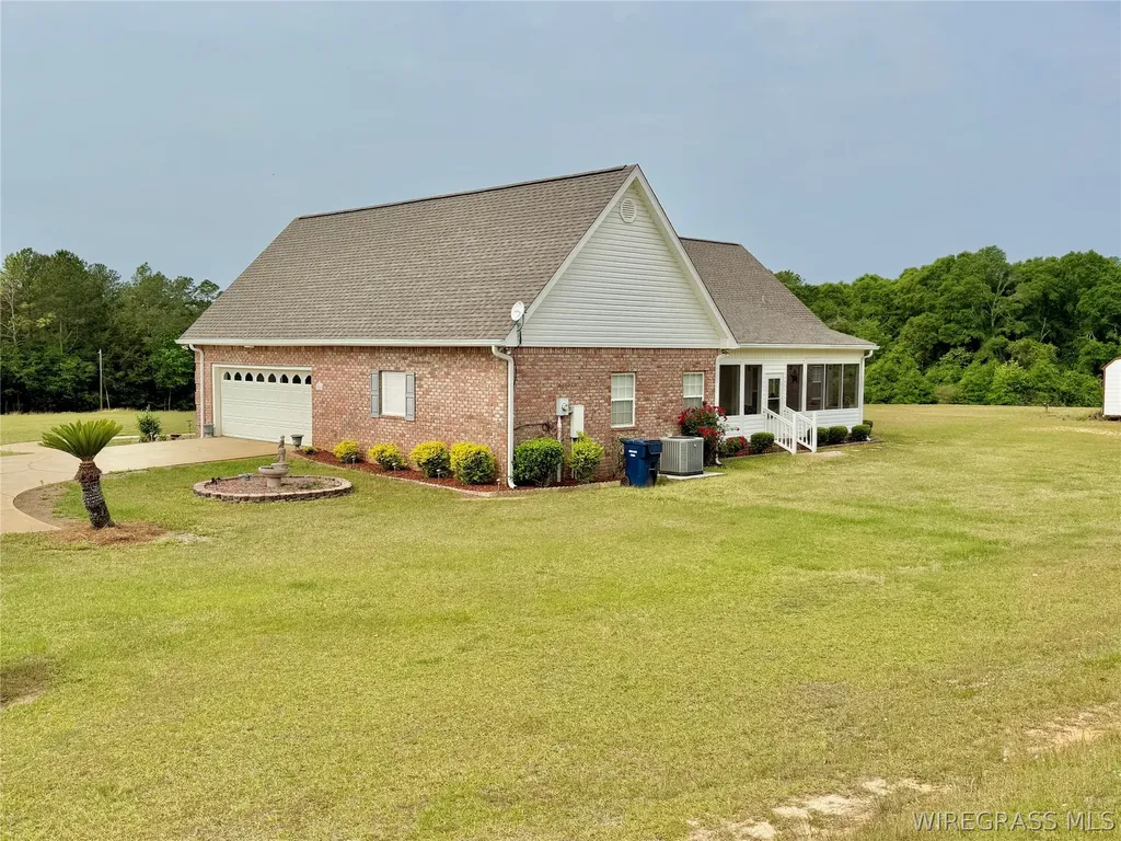 2065 County Road 6 Road Black AL 36314