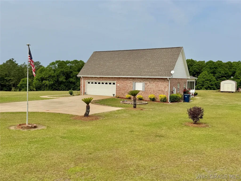 2065 County Road 6 Road Black AL 36314