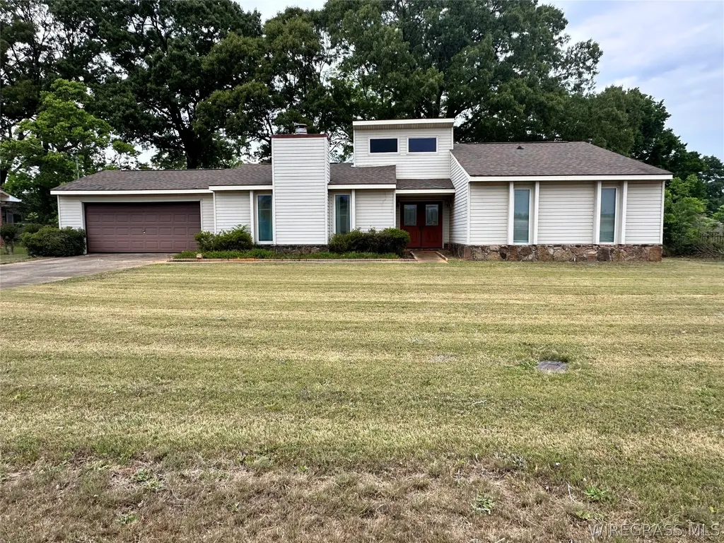 221 Simpson Drive Daleville AL 36322