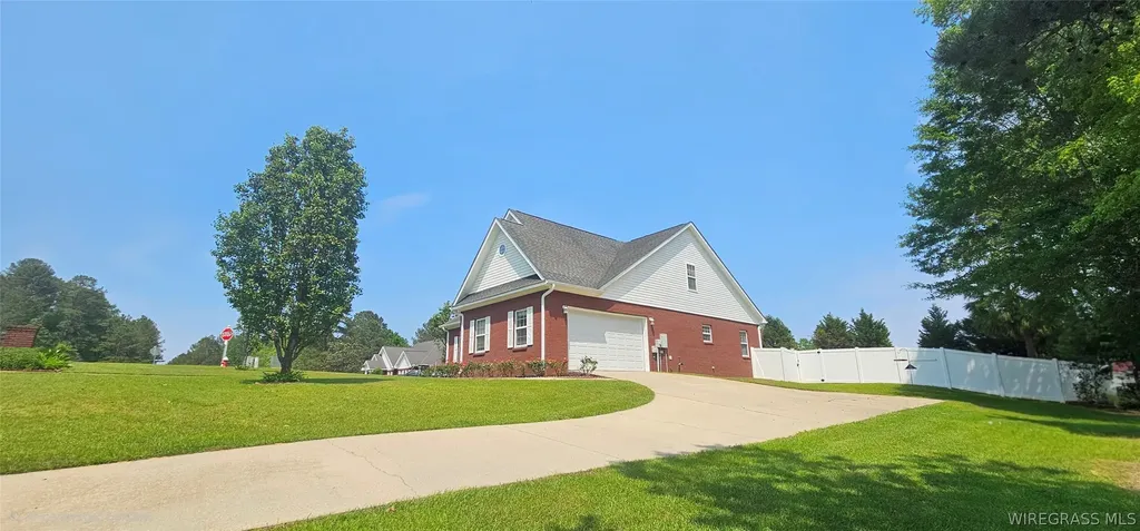 117 Sumpter Way Ozark AL 36360