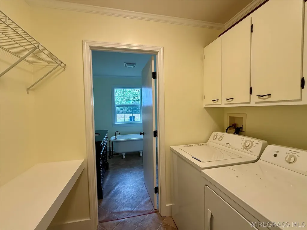 1046 Antioch Circle Hartford AL 36344