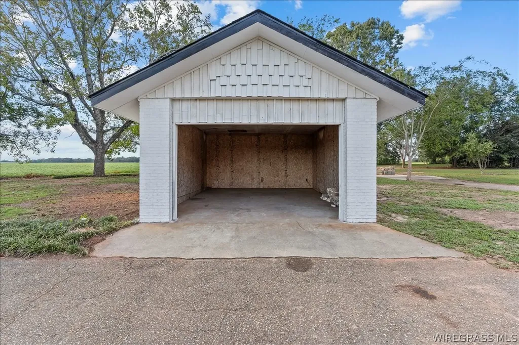 7550 Highway 85 Daleville AL 36322