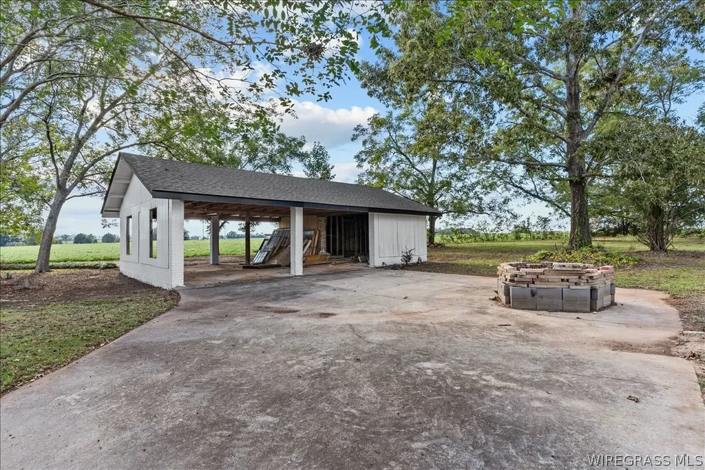 7550 Highway 85 Daleville AL 36322