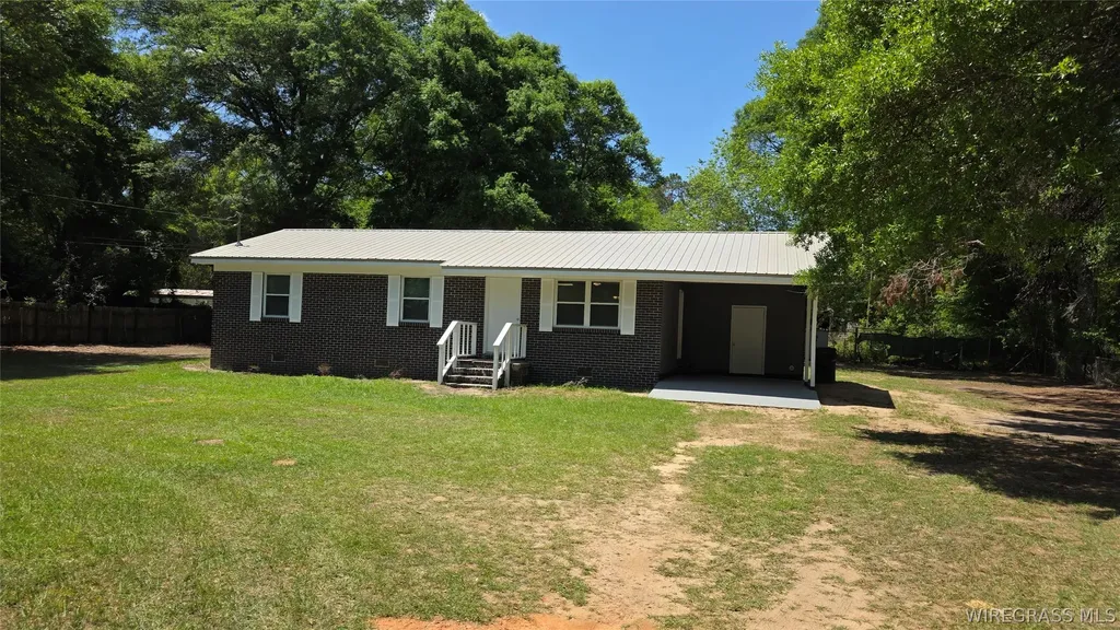 180 Pine Tree Lane Daleville AL 36322