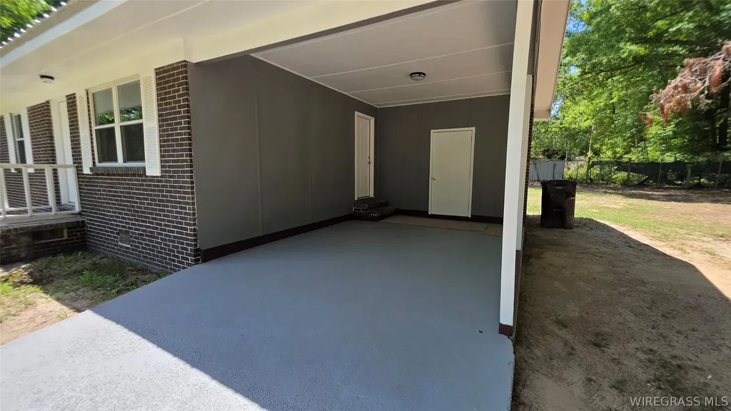 180 Pine Tree Lane Daleville AL 36322
