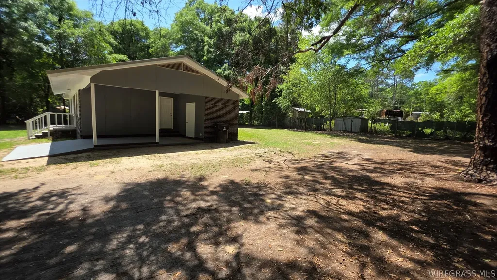 180 Pine Tree Lane Daleville AL 36322