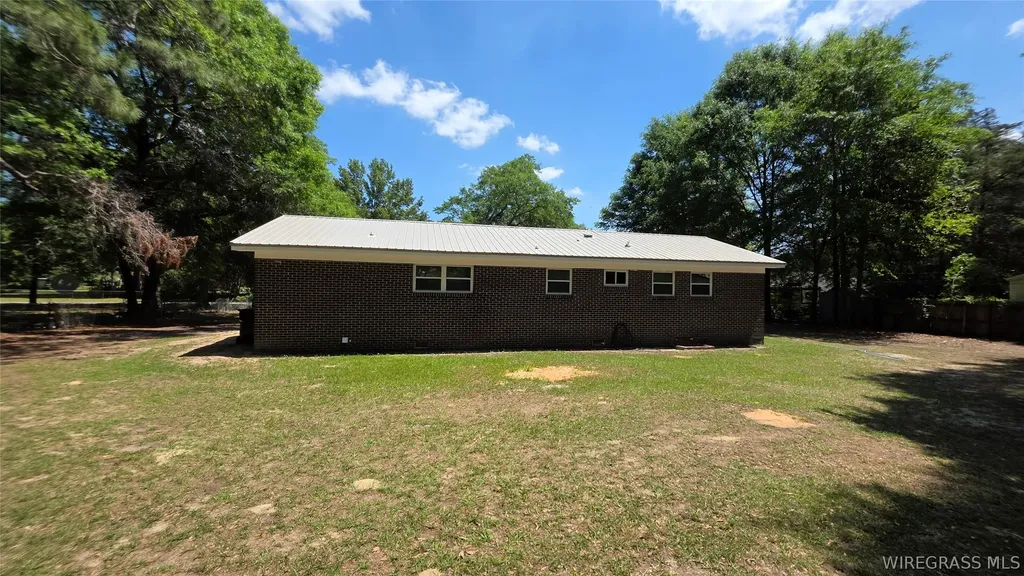 180 Pine Tree Lane Daleville AL 36322