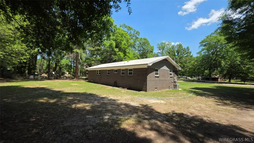 180 Pine Tree Lane Daleville AL 36322