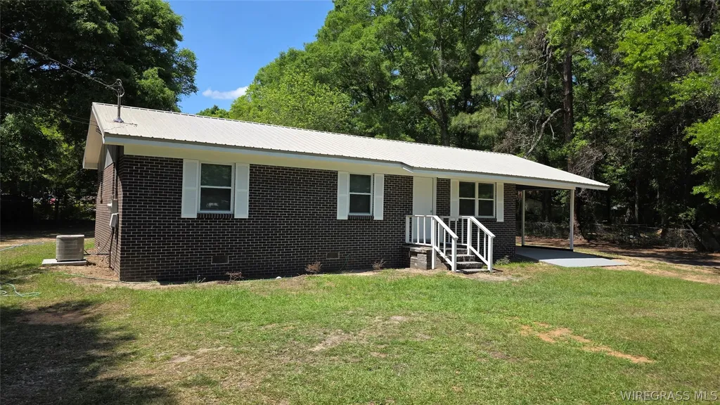 180 Pine Tree Lane Daleville AL 36322