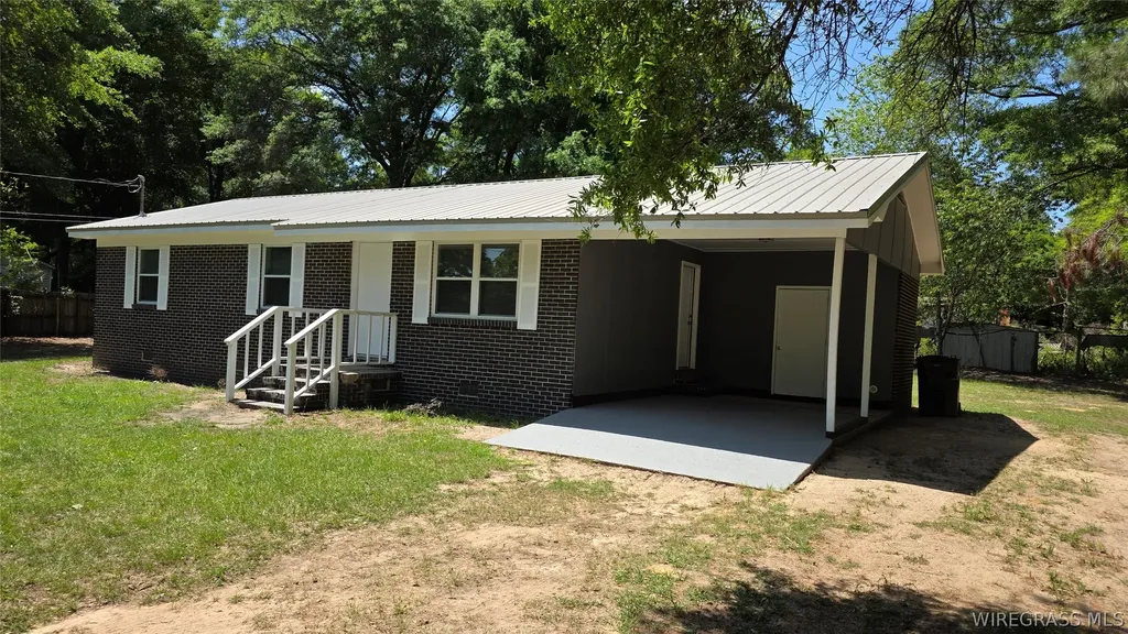 180 Pine Tree Lane Daleville AL 36322