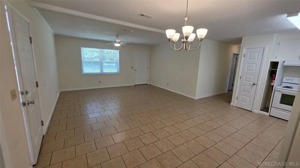 180 Pine Tree Lane Daleville AL 36322