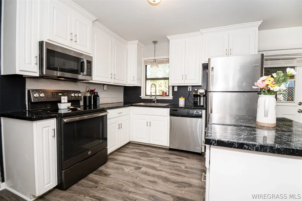 407 Meadowlake Drive Ozark AL 36360