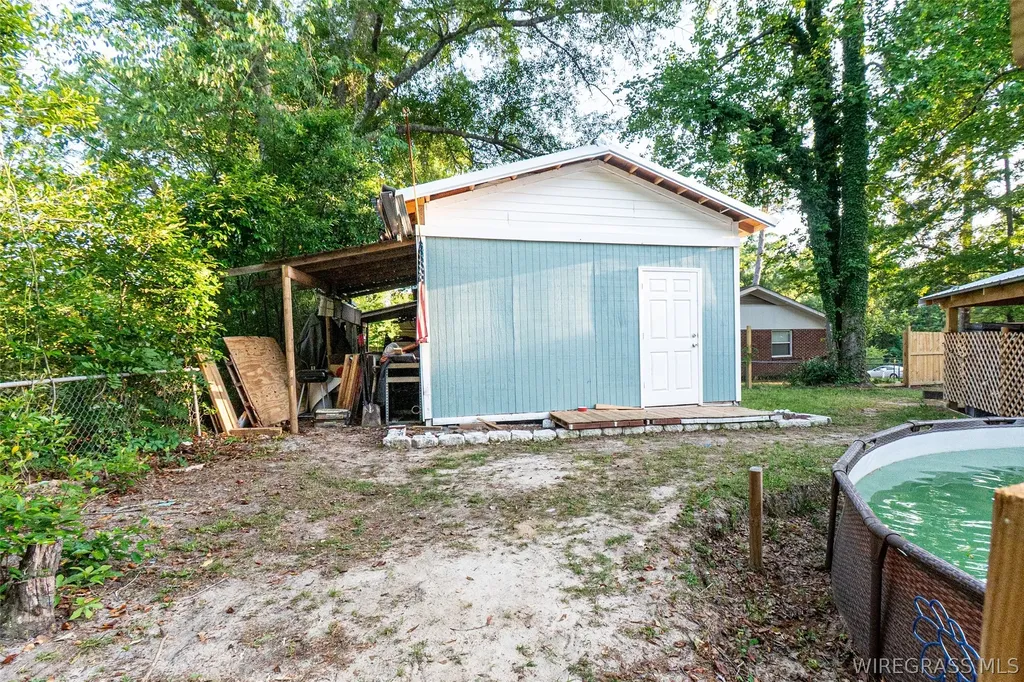 407 Meadowlake Drive Ozark AL 36360