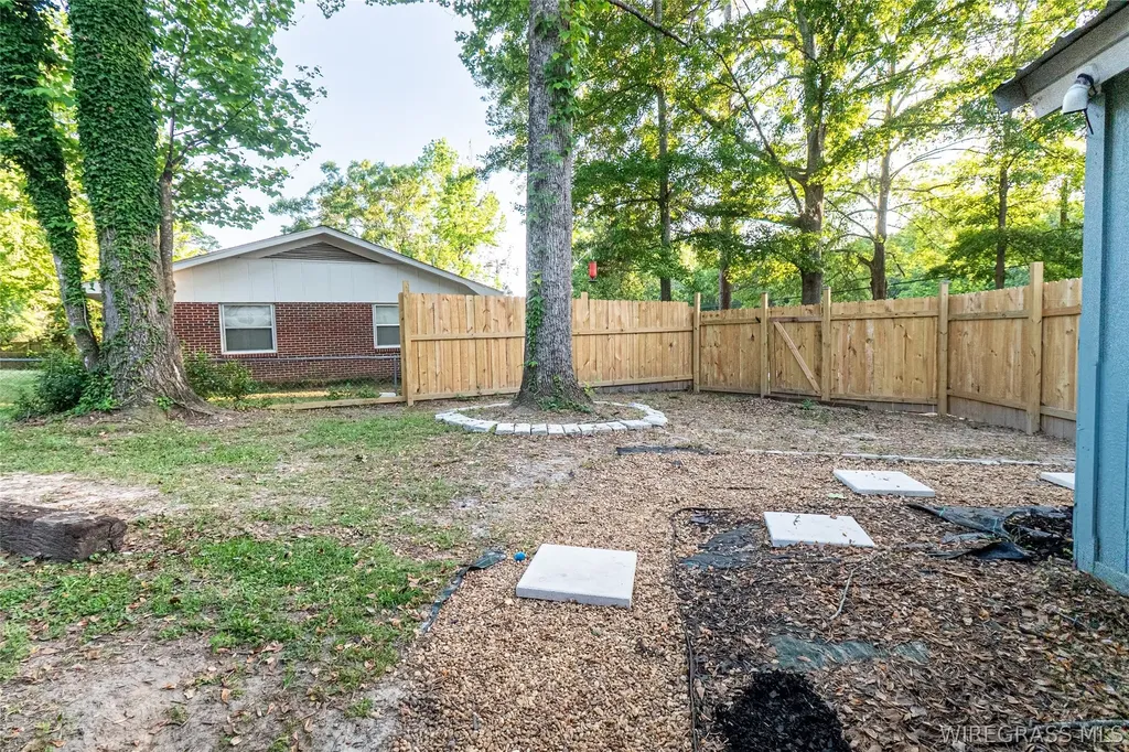 407 Meadowlake Drive Ozark AL 36360