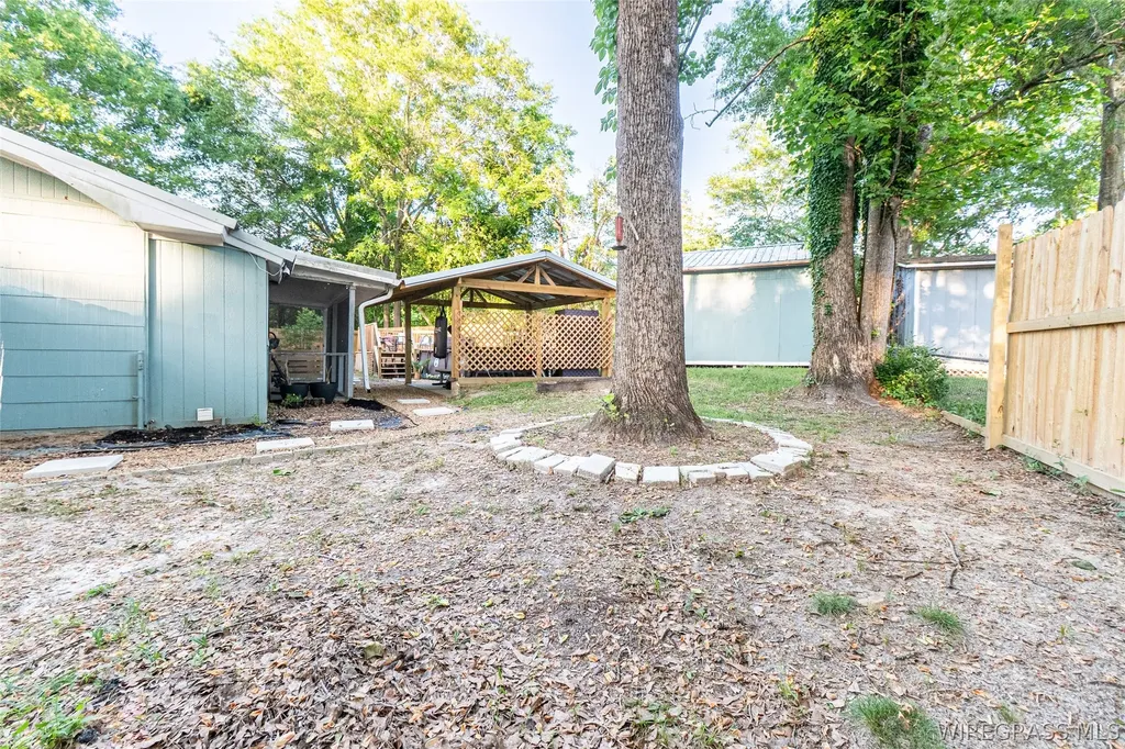 407 Meadowlake Drive Ozark AL 36360