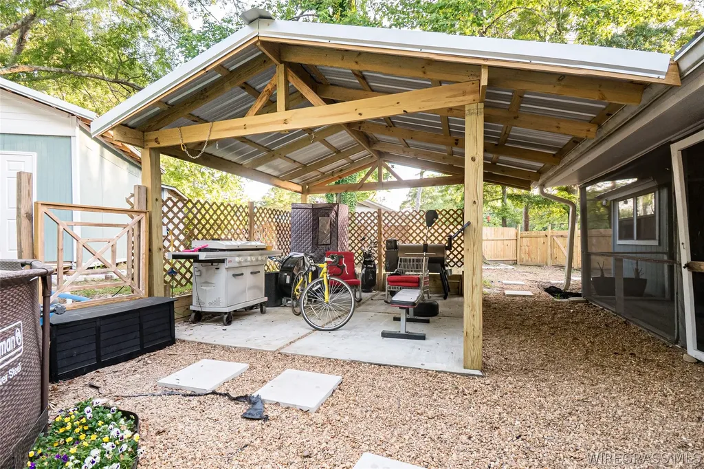 407 Meadowlake Drive Ozark AL 36360