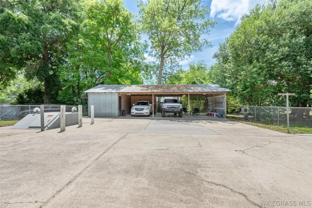 617 Mclendon Avenue Andalusia AL 36420