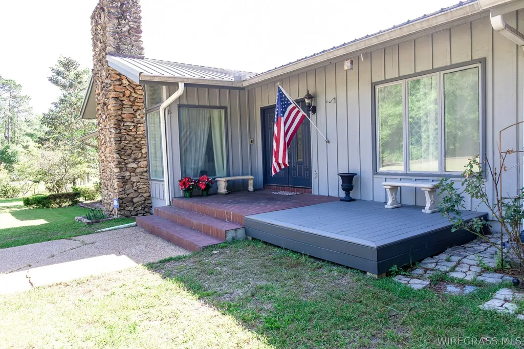 205 N Woodland Street Geneva AL 36340