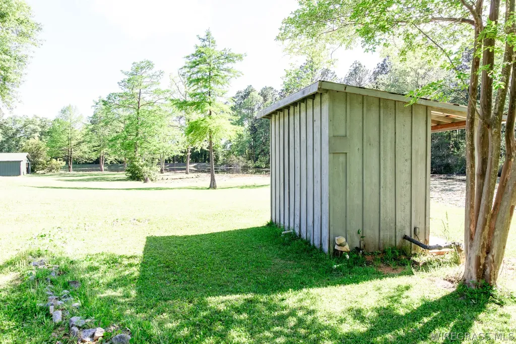 205 N Woodland Street Geneva AL 36340