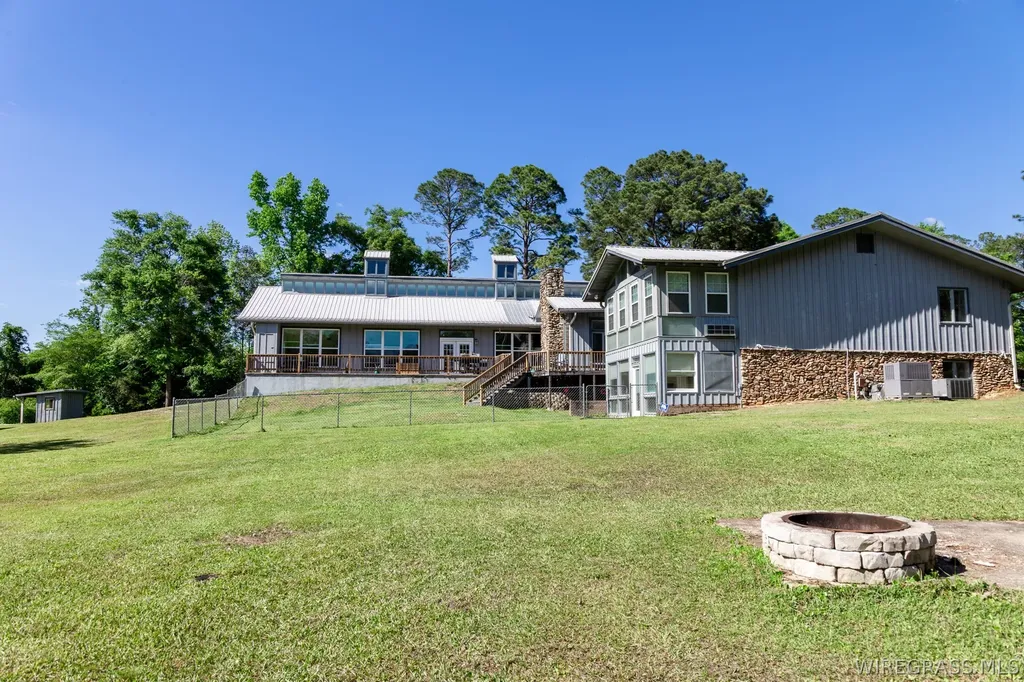 205 N Woodland Street Geneva AL 36340