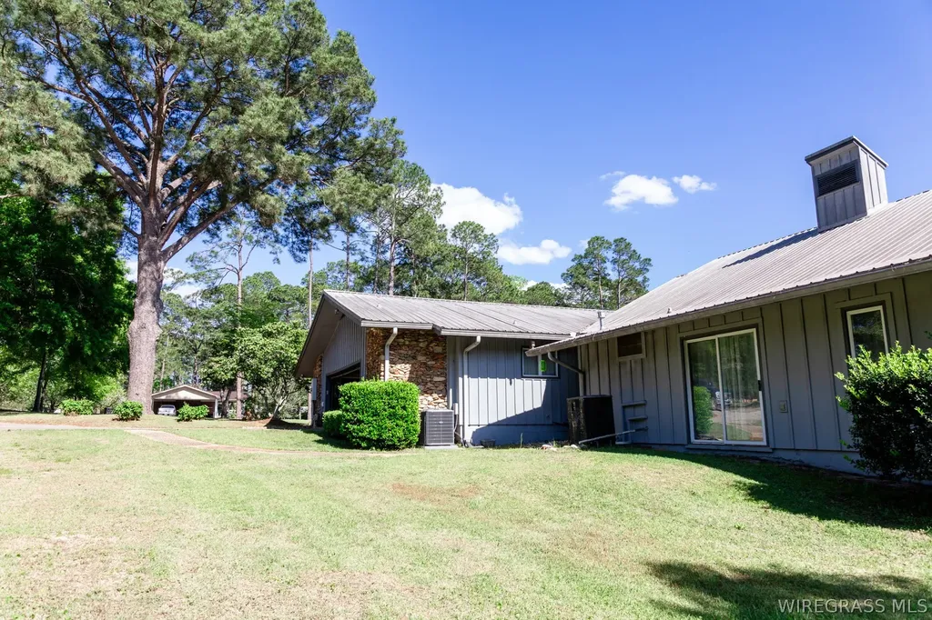 205 N Woodland Street Geneva AL 36340