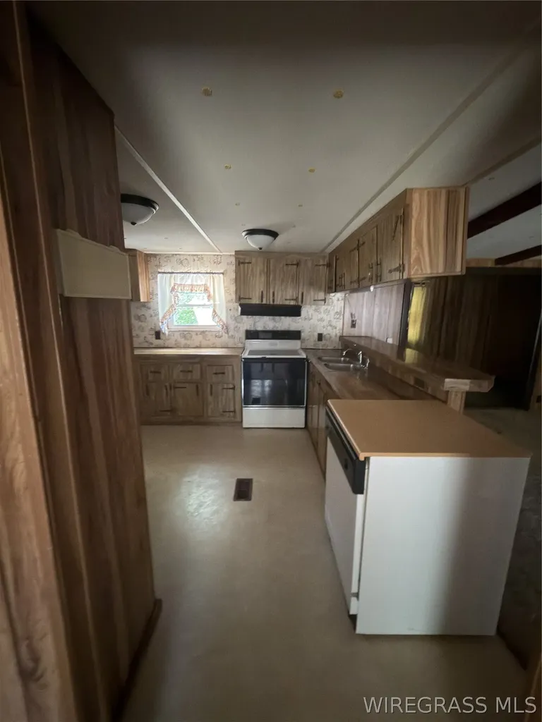 313 Fitzsimmons Street New Brockton AL 36351