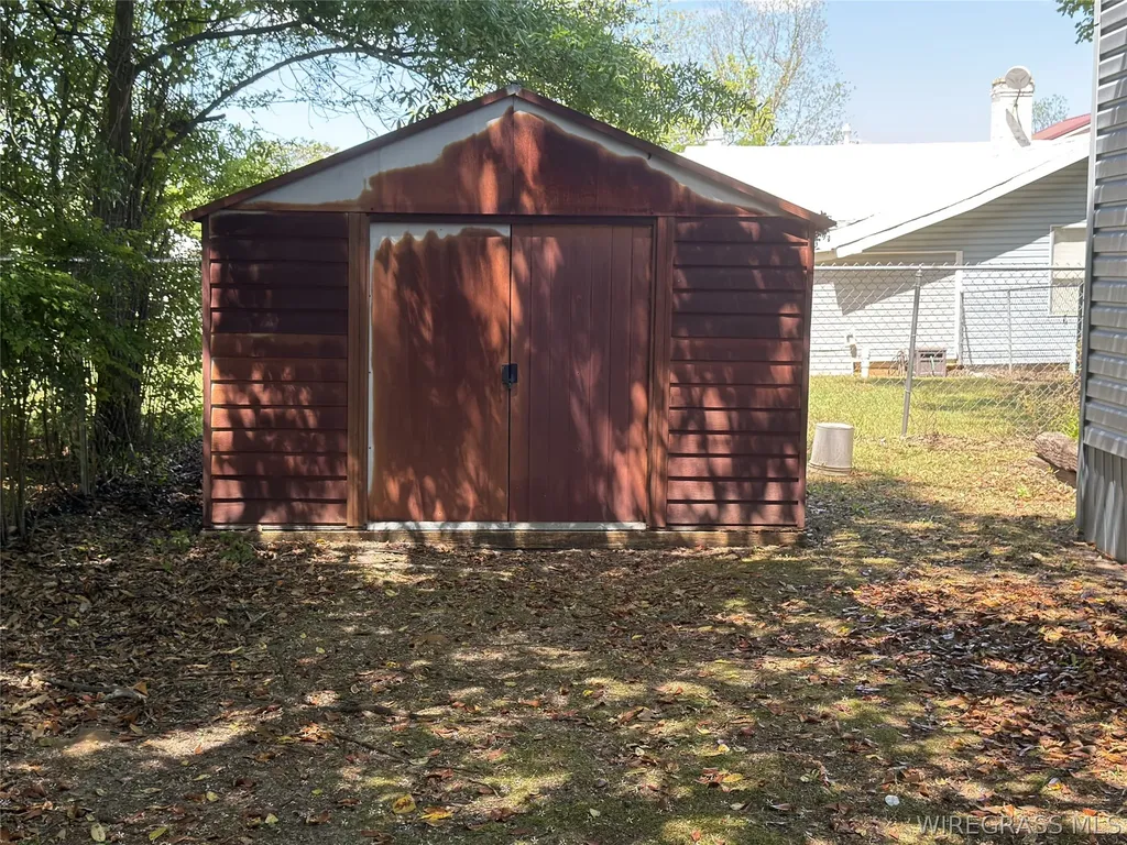 313 Fitzsimmons Street New Brockton AL 36351