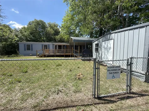 313 Fitzsimmons Street New Brockton AL 36351