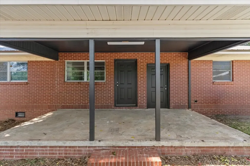 323 S Tyler Street New Brockton AL 36351