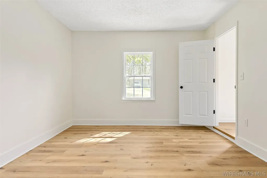 106 Oakridge Circle Enterprise AL 36330