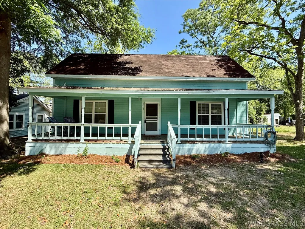 204 W Line Street Hartford AL 36344