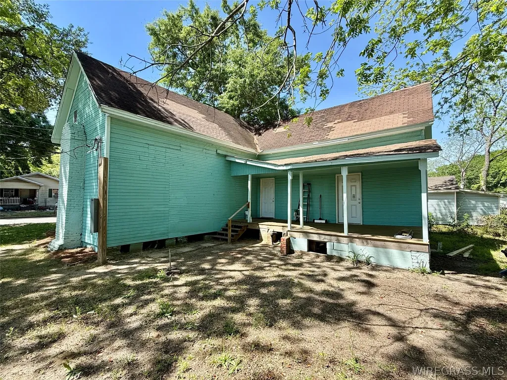 204 W Line Street Hartford AL 36344