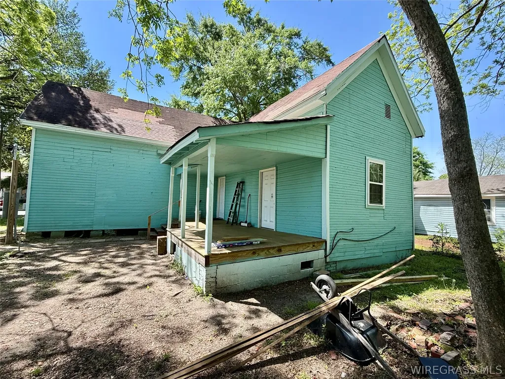 204 W Line Street Hartford AL 36344