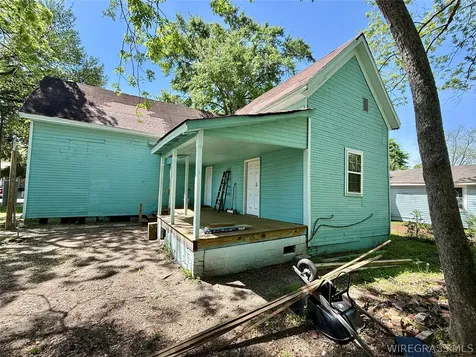 204 W Line Street Hartford AL 36344