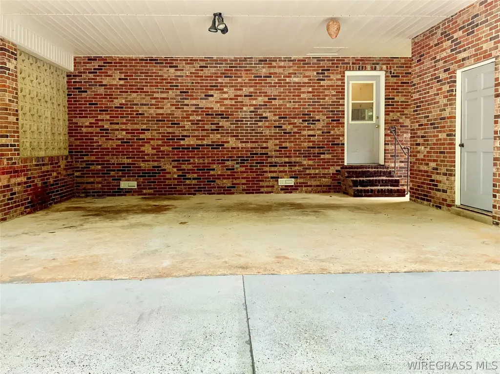 117 W Emerald Drive Enterprise AL 36330