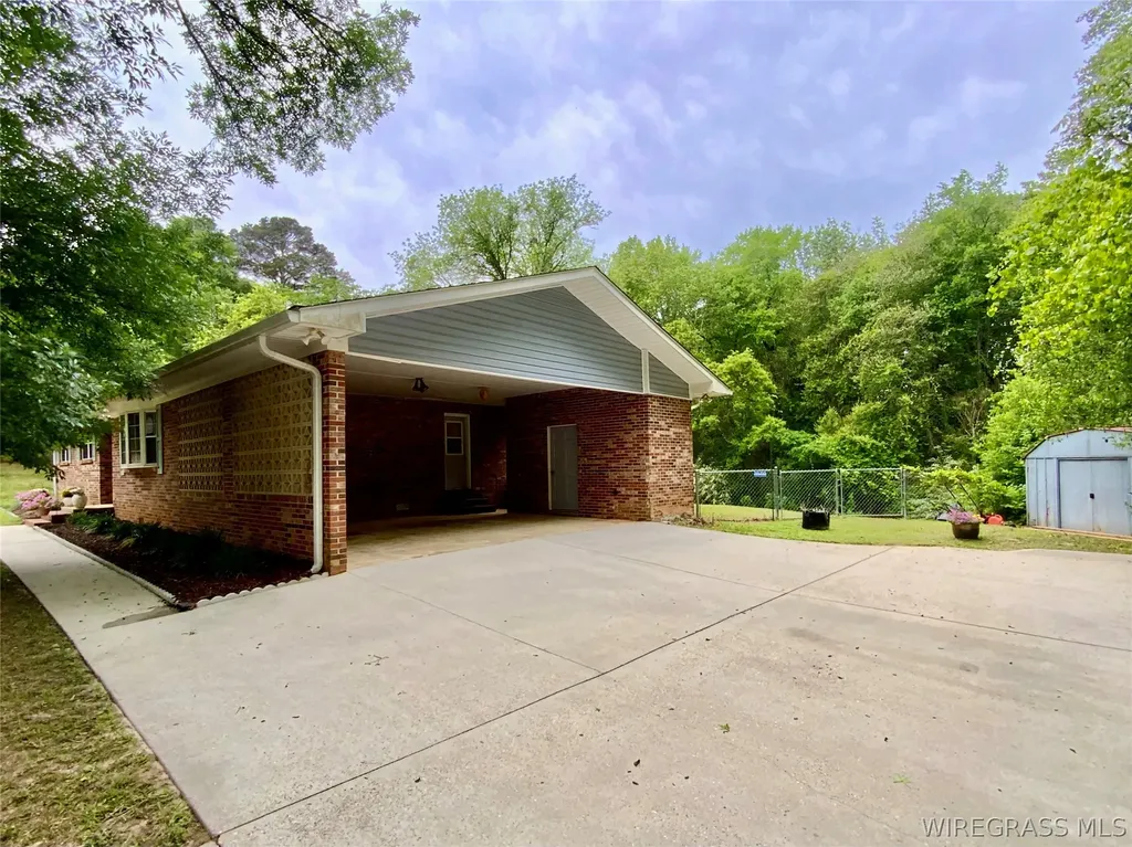 117 W Emerald Drive Enterprise AL 36330