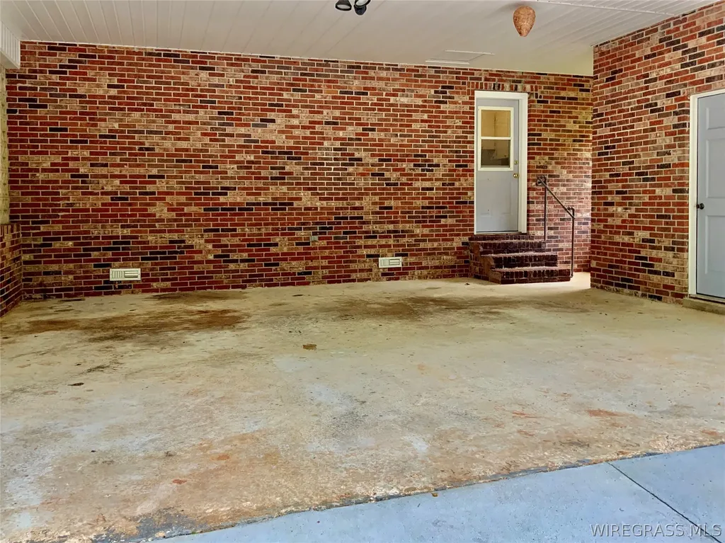 117 W Emerald Drive Enterprise AL 36330