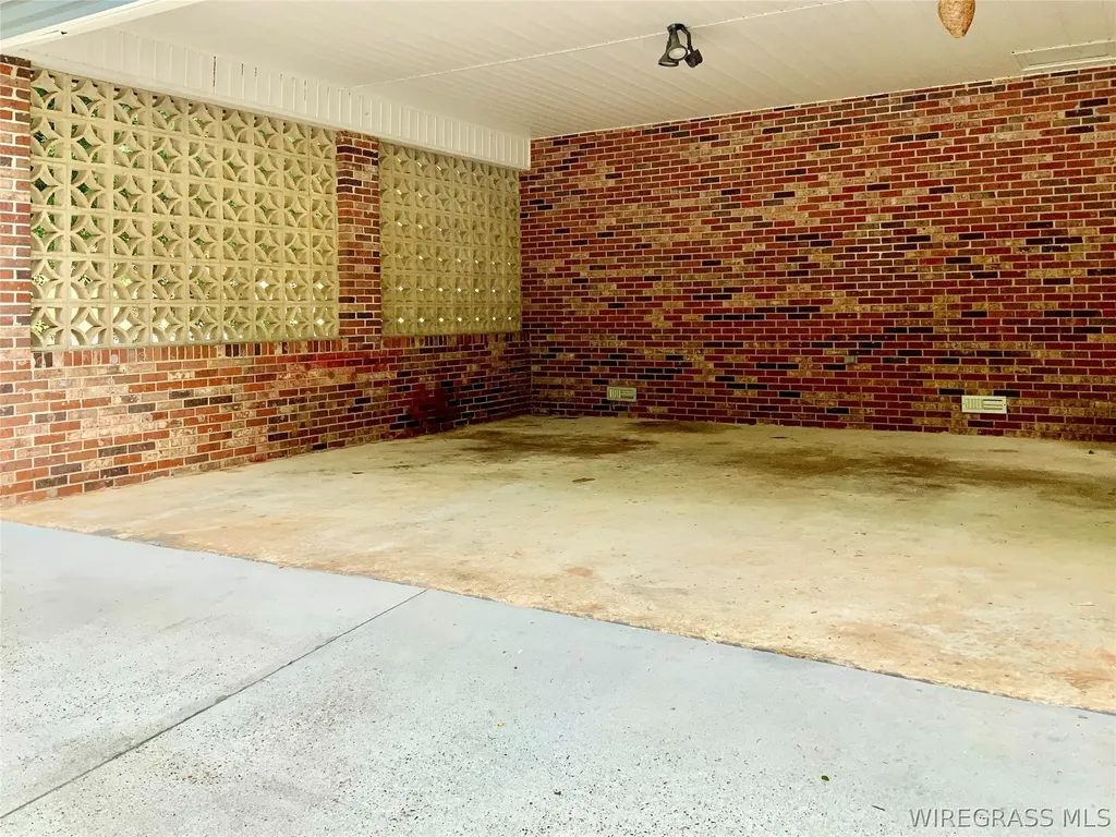 117 W Emerald Drive Enterprise AL 36330