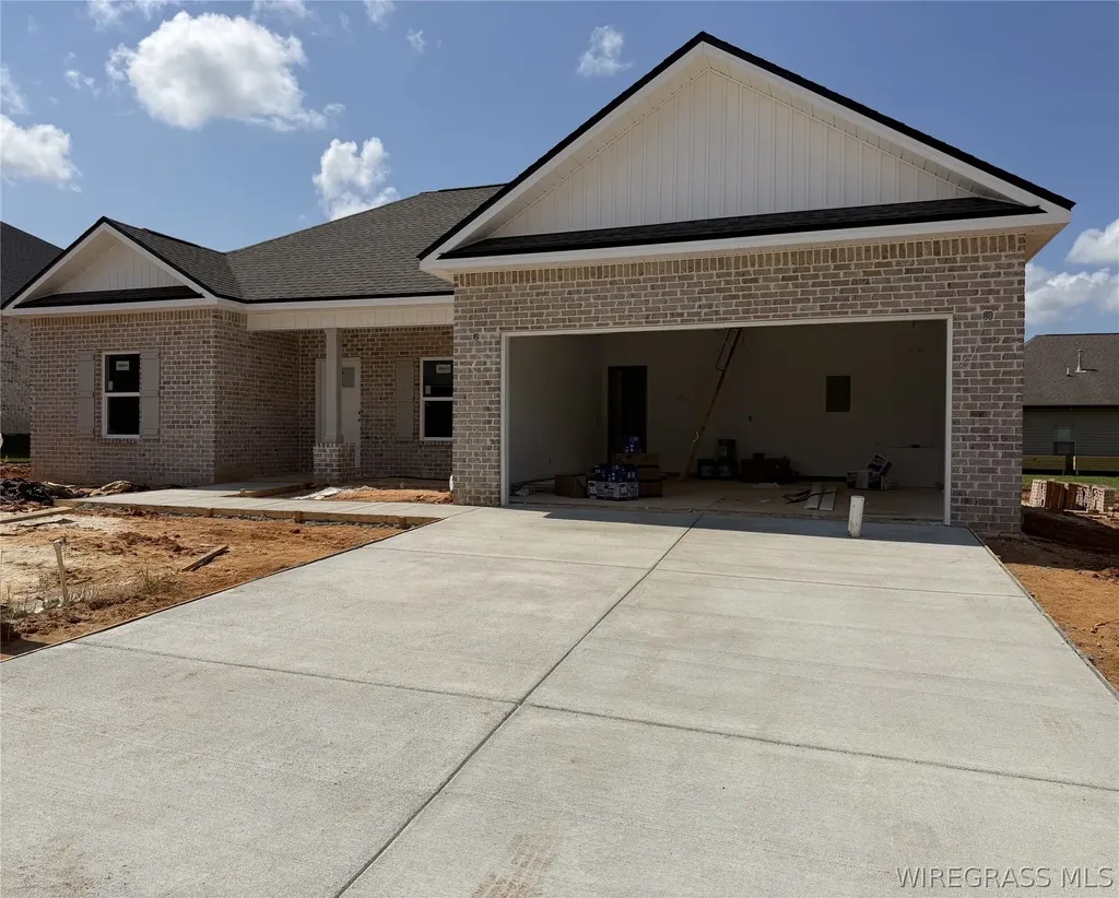 319 Thornbird Loop Enterprise AL 36330