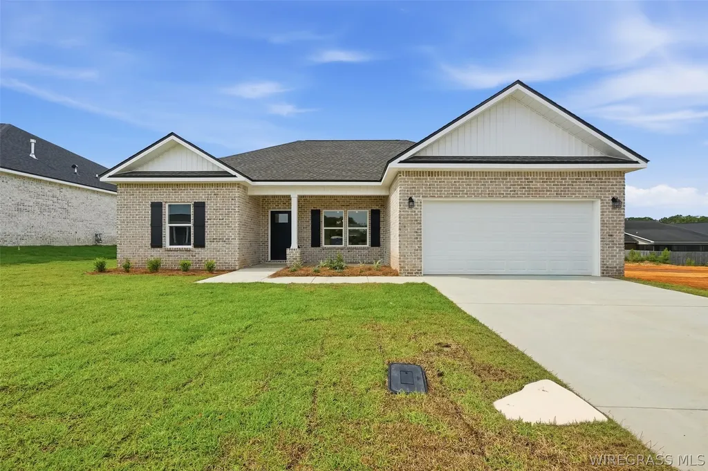 319 Thornbird Loop Enterprise AL 36330