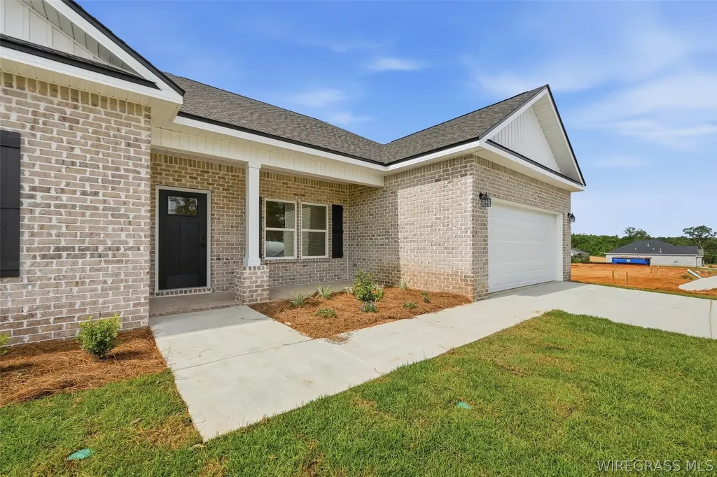319 Thornbird Loop Enterprise AL 36330